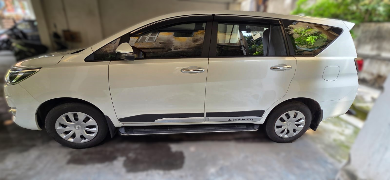 Professional cab service for Kolkata airport transfers