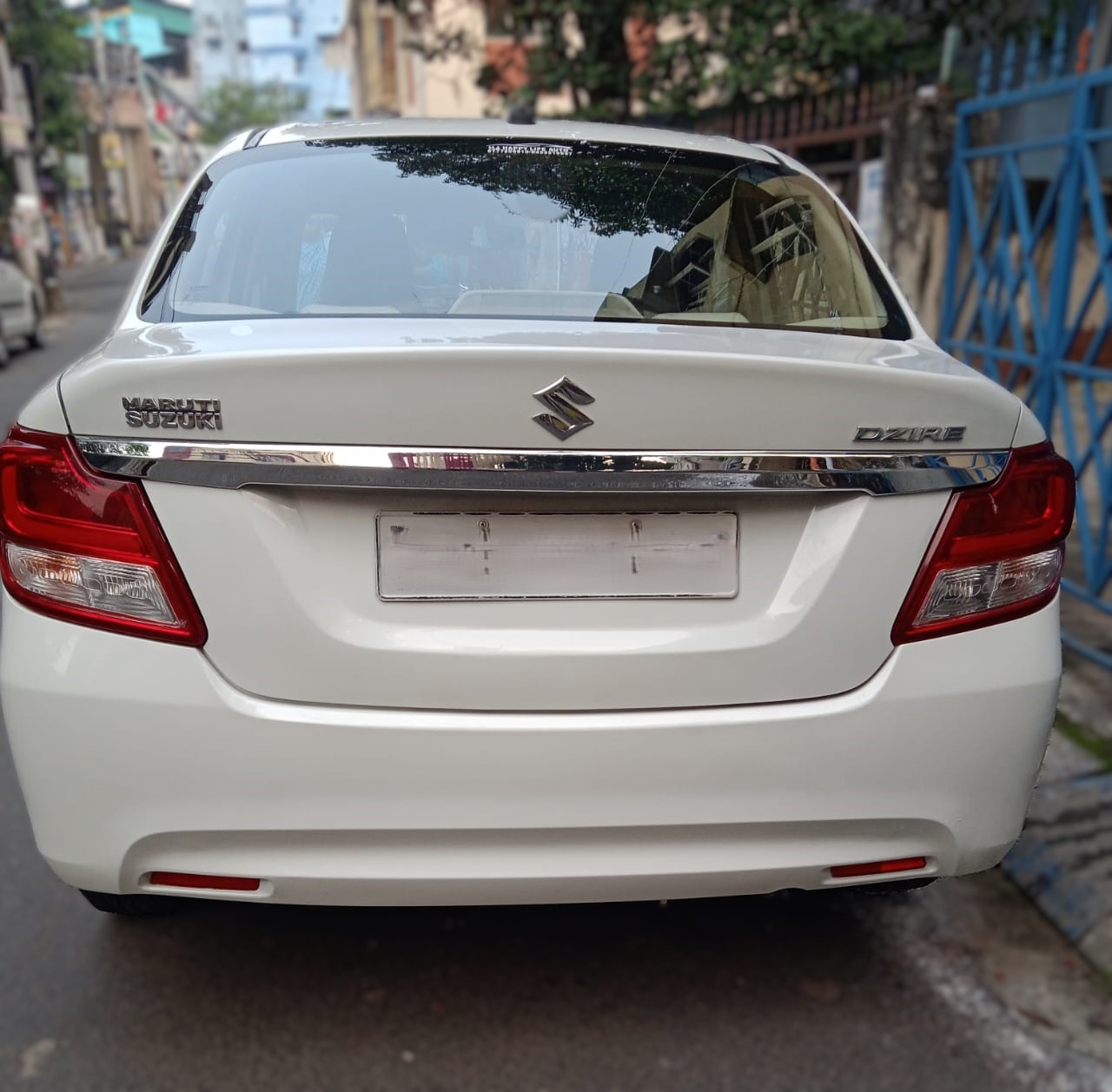 Book a premium cab with driver in Kolkata online